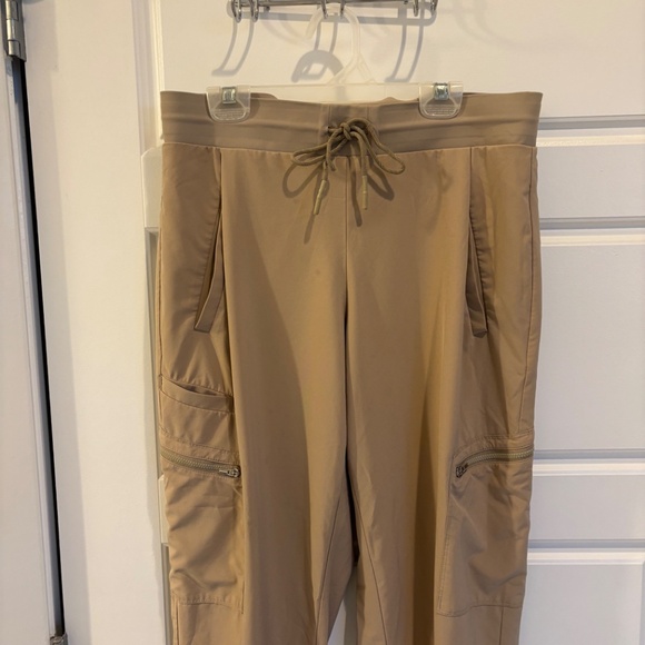 Athleta Brooklyn cargo pants - Picture 4 of 6